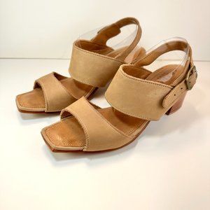 Adelante The Serena Heeled Sandal in Oatmeal, Size 8